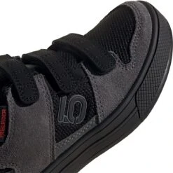 Five Ten Freerider Kid's MTB Shoes -VeloGear Store 9b8de194e36b1e0dedc80b4910e96456a66f81c5d16f530050d69eabc589ee29 40384.1684700530